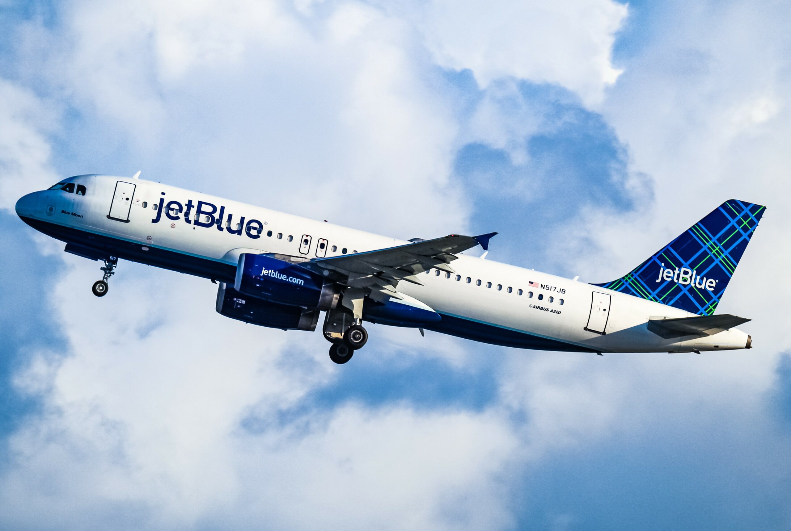 Does JetBlue respond to complaints pro guide