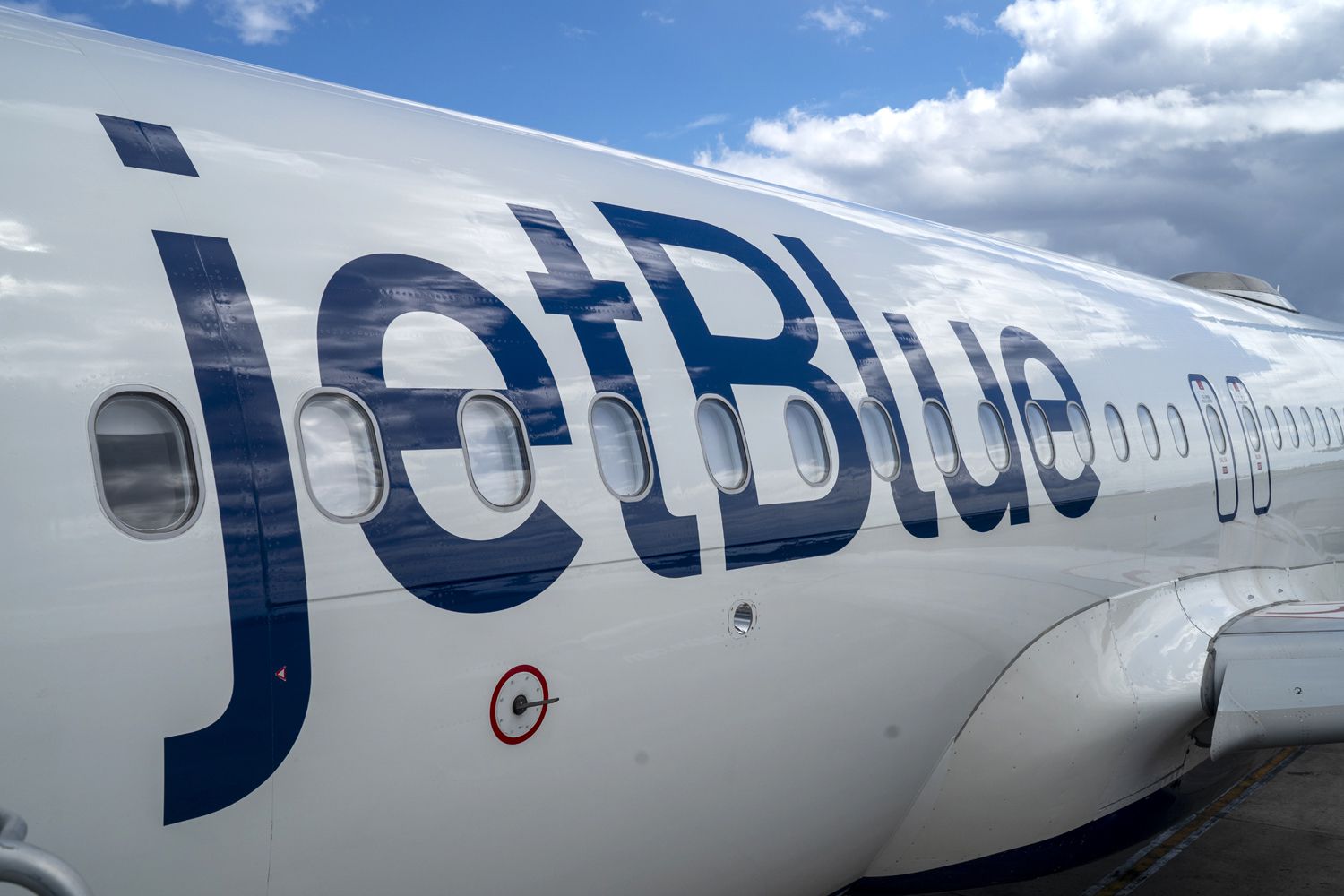 How to get JetBlue to respond quickly Address The Issue